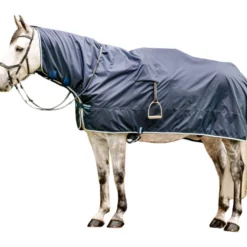 Ausreitdecke Newmarket Rain Sheet FS26, Regendecke, mit festem Halsteil, Fleecefutter