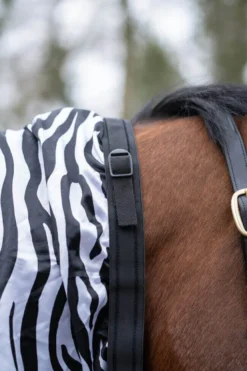 Ekzemerdecke Zebra, mit Halsteil, mit Bauchlatz, Fliegendecke