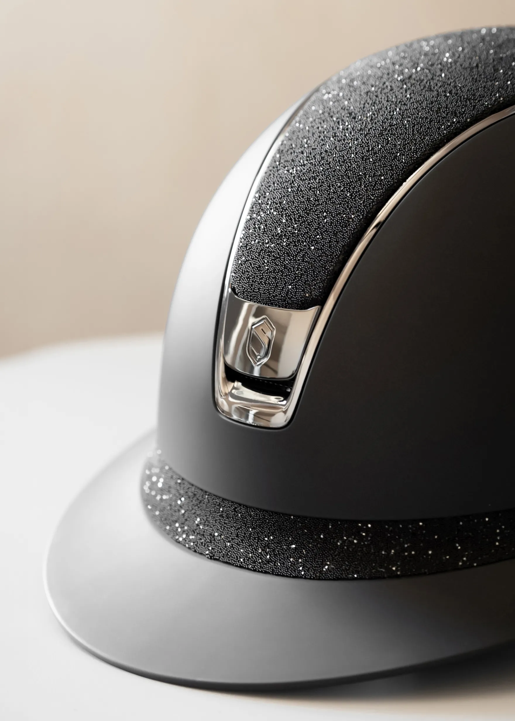 Reithelm Miss Shield 2.0 Shadowmatt, Top + FB Crystal Fabric, Trim + Blason Black Chrome