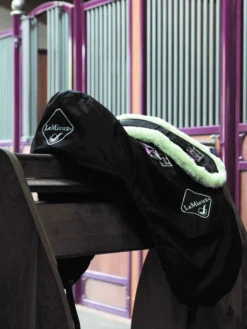 Sattelschoner Dressage Saddle Cover, Sattelschonbezug mit Sattelgurttaschen