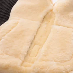 Schabracke, mit innenliegenden Taschen, Lammfell, Dressurschabracke