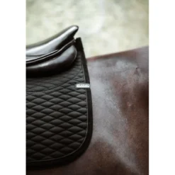 Schabracke Streamline Close Contact, Springschabracke, Lammfell
