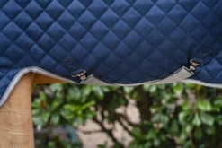 Stalldecke Amigo Quilted Stable Plus, 200 g, mit abnehmbarem Halsteil, Disk-Verschluss