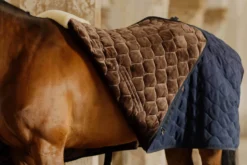 Stalldecke Comfort, 200 g, Winterdecke, mit Kunstfell