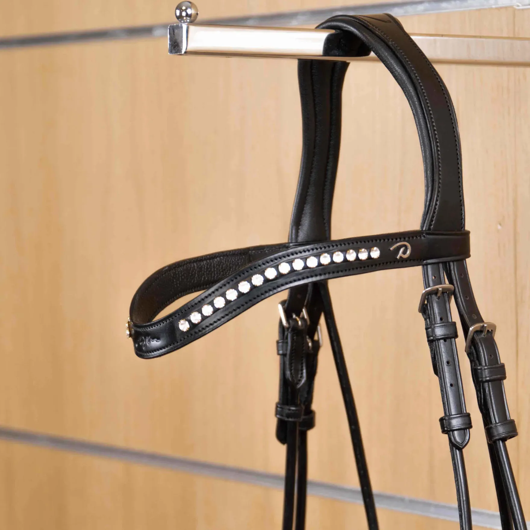 Stirnriemen Half Swarovski V-Shaped NEC, geschwungen